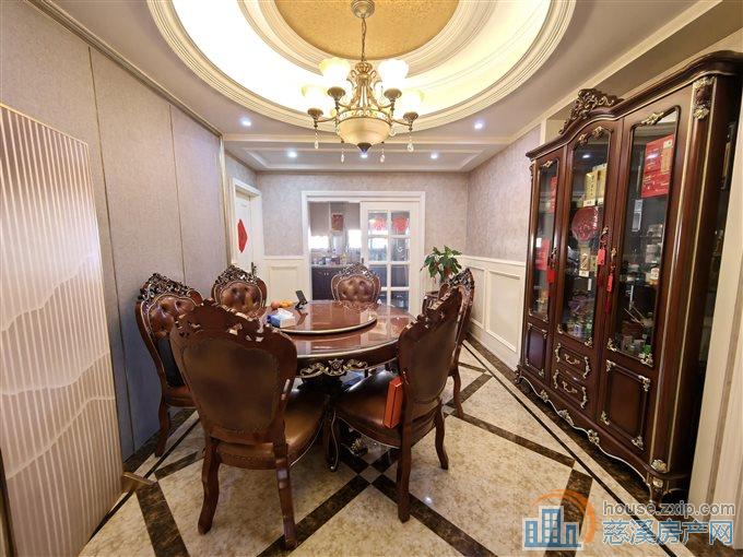 华润凯旋门 精装177平380万新风地暖