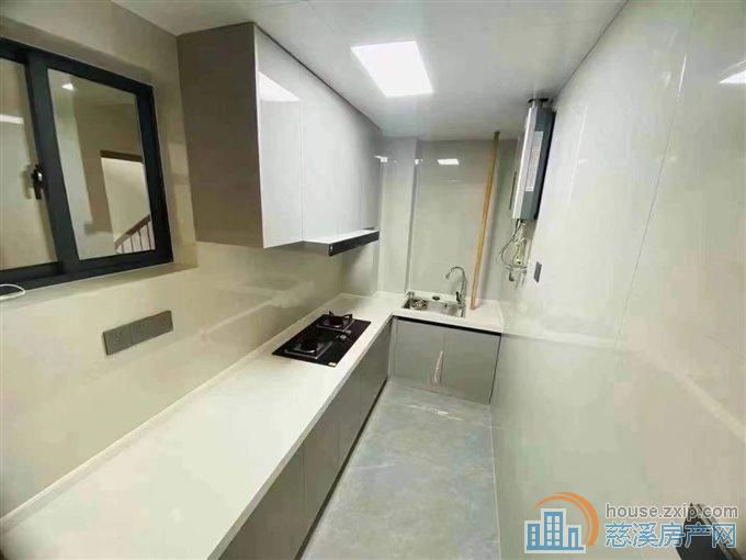 梅林苑洋房84平8楼 116,8万豪装