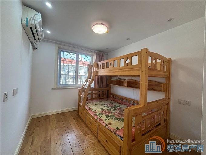 孙塘新村115平132万精装修