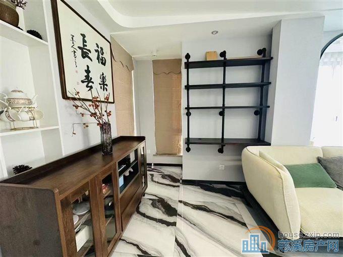 嘉景园好楼层全天彩光120平带车位精装