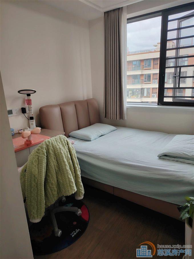 蔚蓝云图花苑95平精装修139.8万