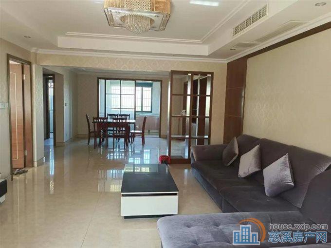 联丰公寓  精装修 带车库 可拎包入住