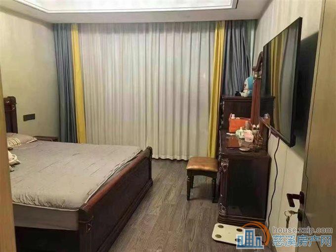 保利俯院江南洋房127平精装带车位