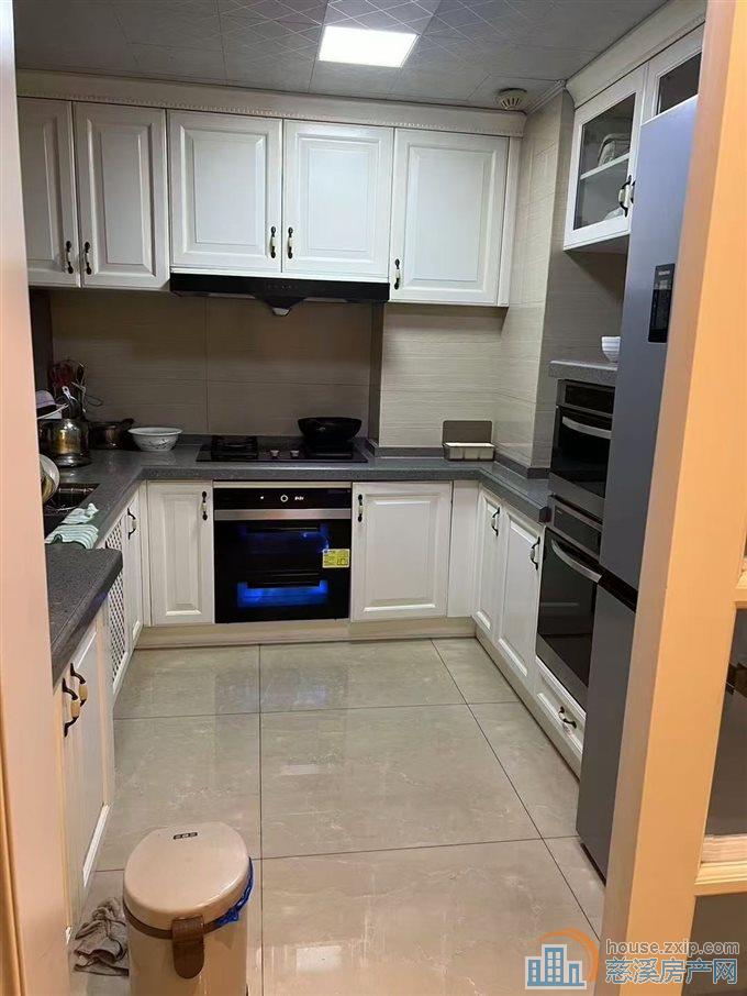 枫华富地电梯170平好楼层豪装带车位