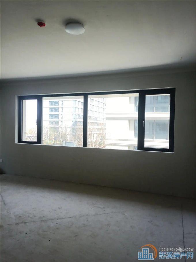 万固臻悦府 毛坯 品质小区 房东亏本急售