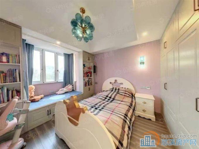 玲珑小区二楼精装99.25平方