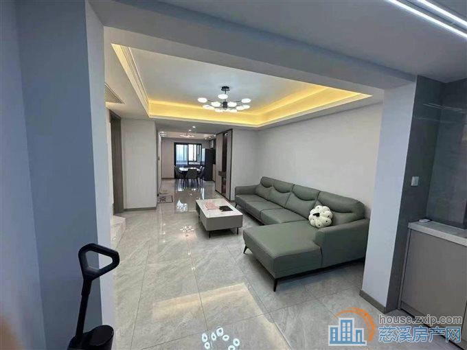 全新精装保利俯院江南125平ZUI佳楼层