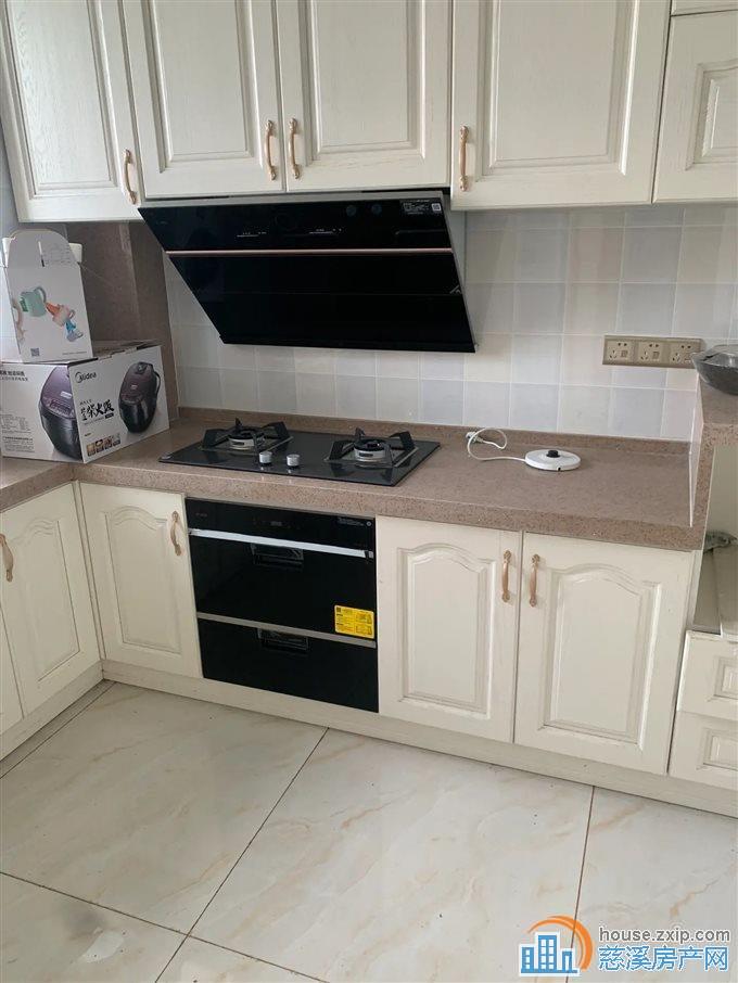 凯旋门 142平 236万 精装未入住