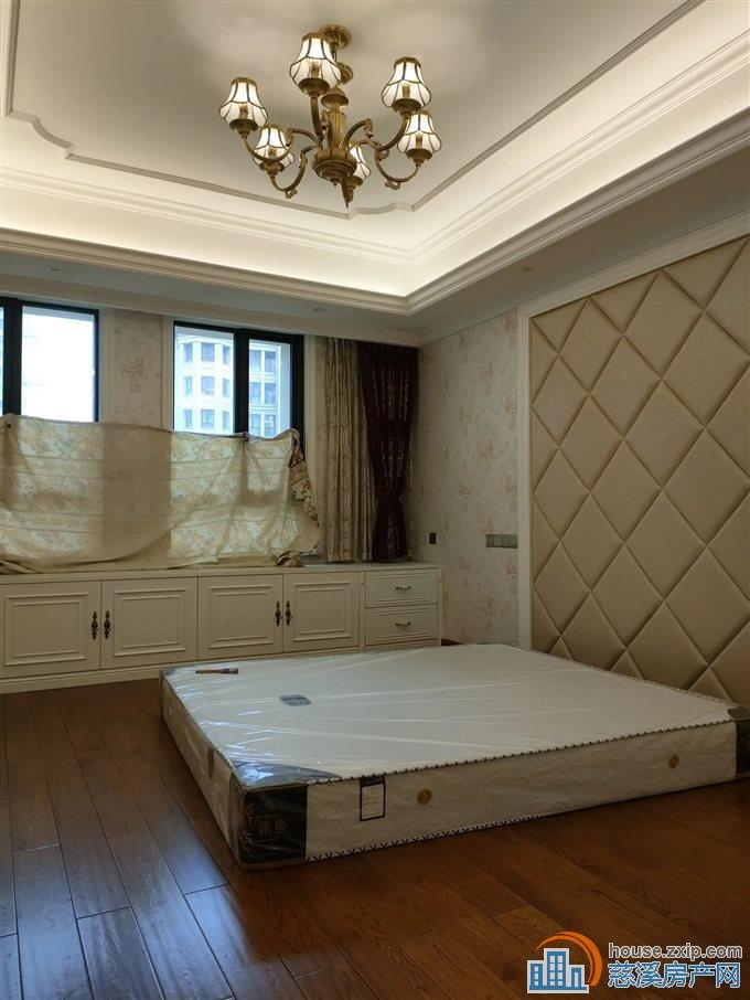 华润凯旋门 精装没住过142平236万