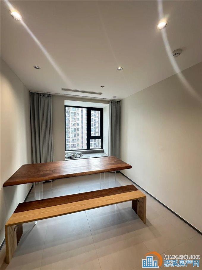 青樾府168平，全新豪华装修送车位