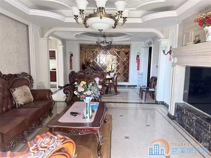 保利二期196平+车位265万豪装