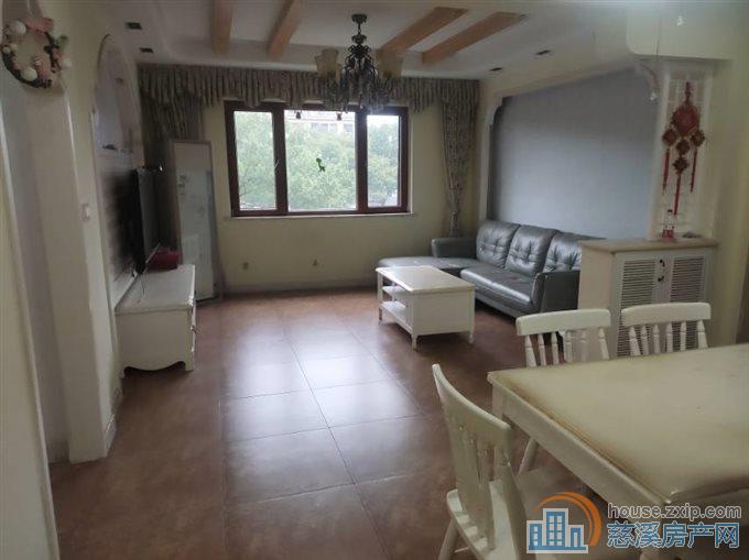 出售和润公寓133平+车库152万