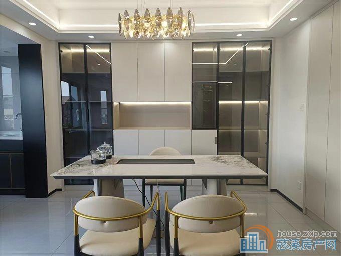 檀府东区洋房三室二卫精装双车位7500元