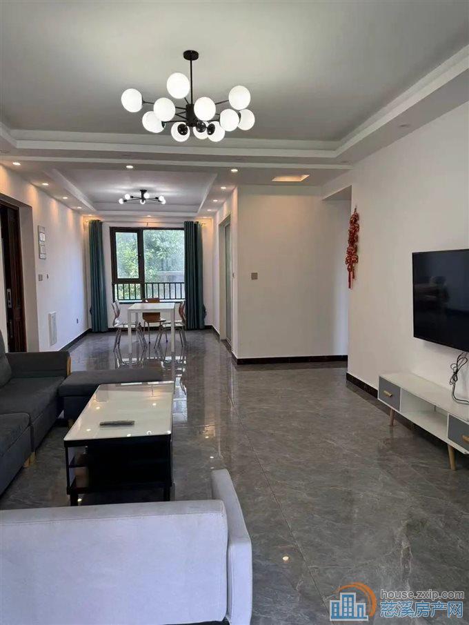 悦华府 出门即是吾悦广场 简装 生活便利