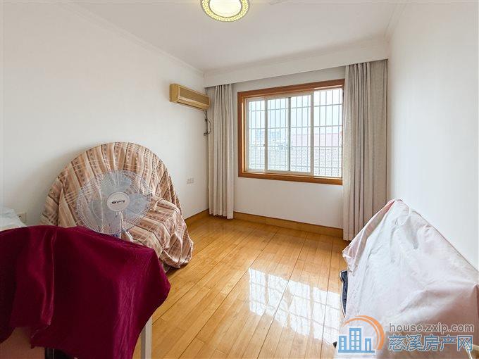  三北公寓 精装修 带朝南大车库