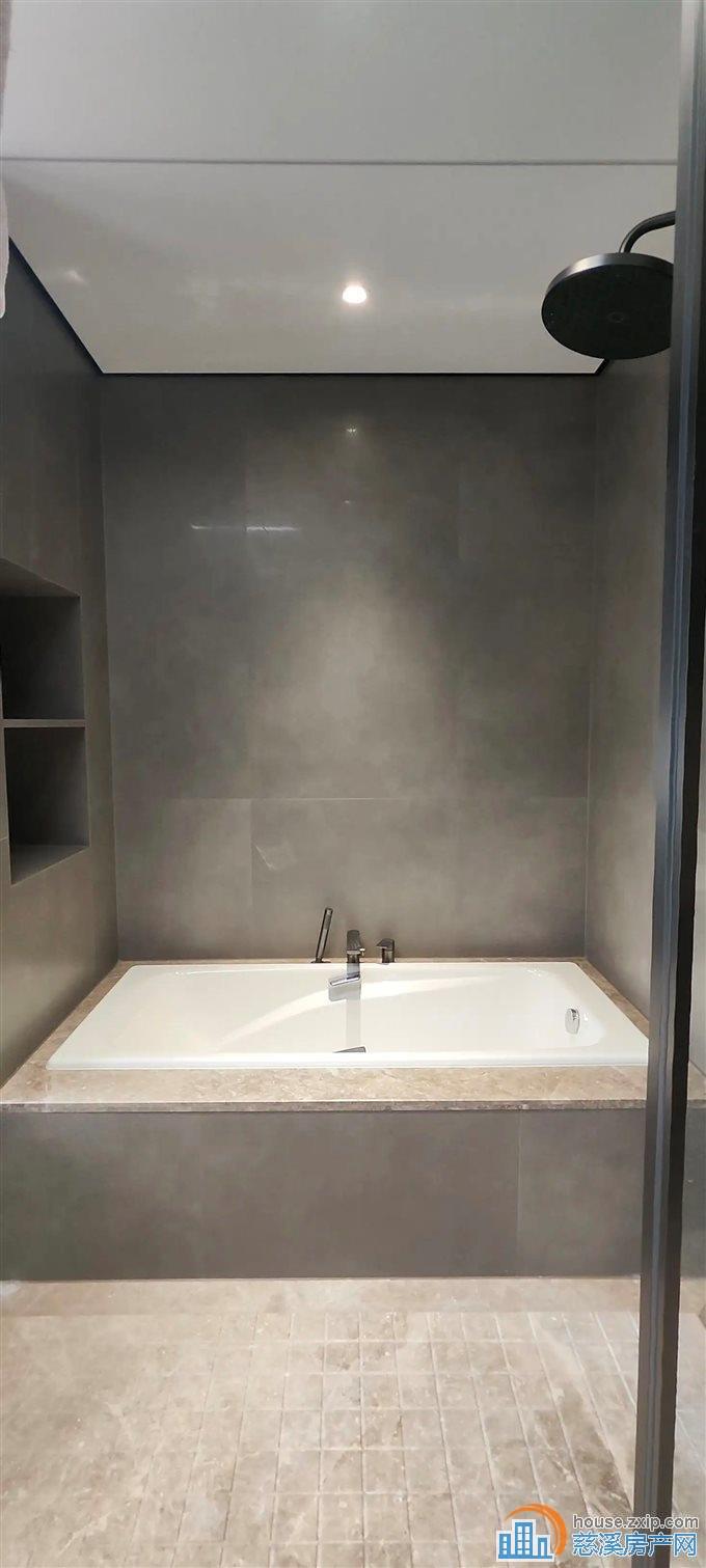 花样年172平，全新豪华装修带车位