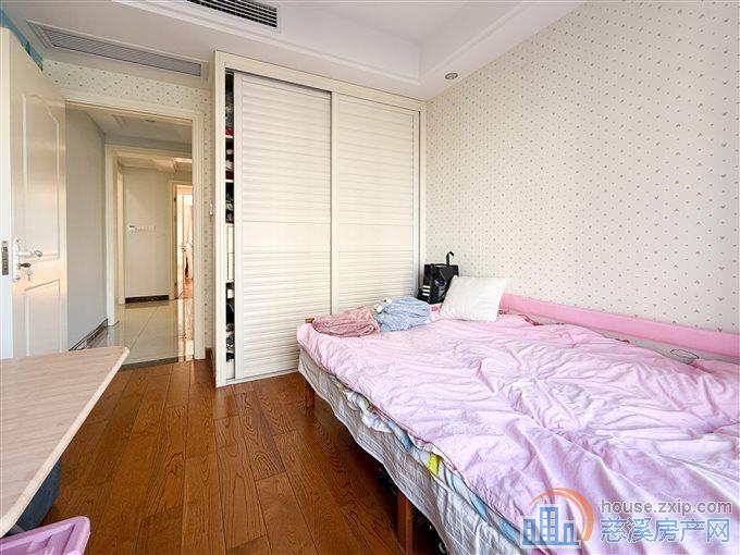 金仕华庭 中间楼层 精装修带车位独立门厅