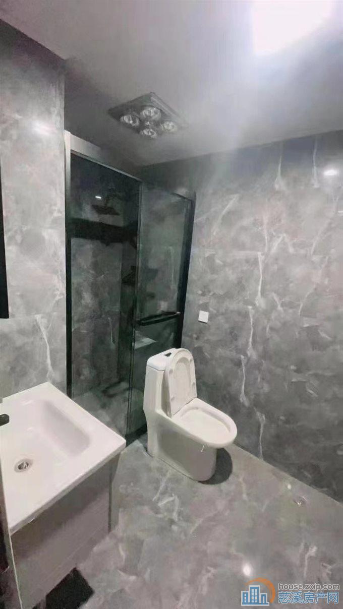 捡嘉景园高楼层137平145万全新精装