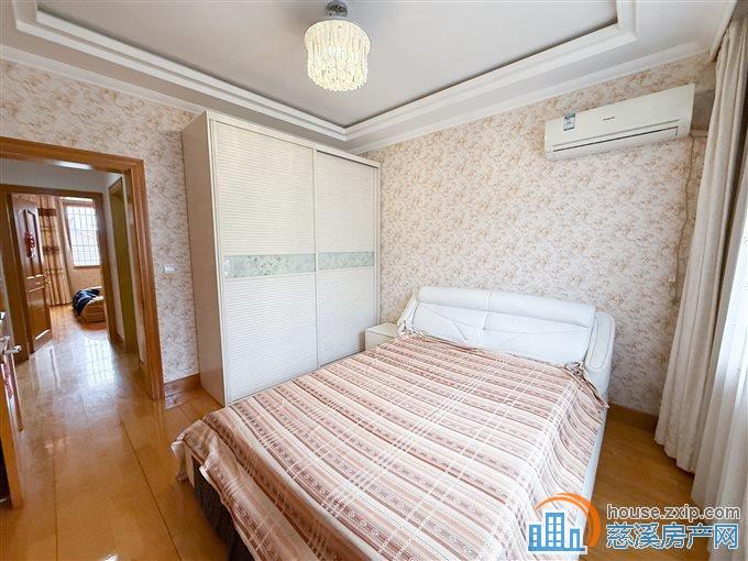 三北公寓 精装 四间朝南 带朝南大车库