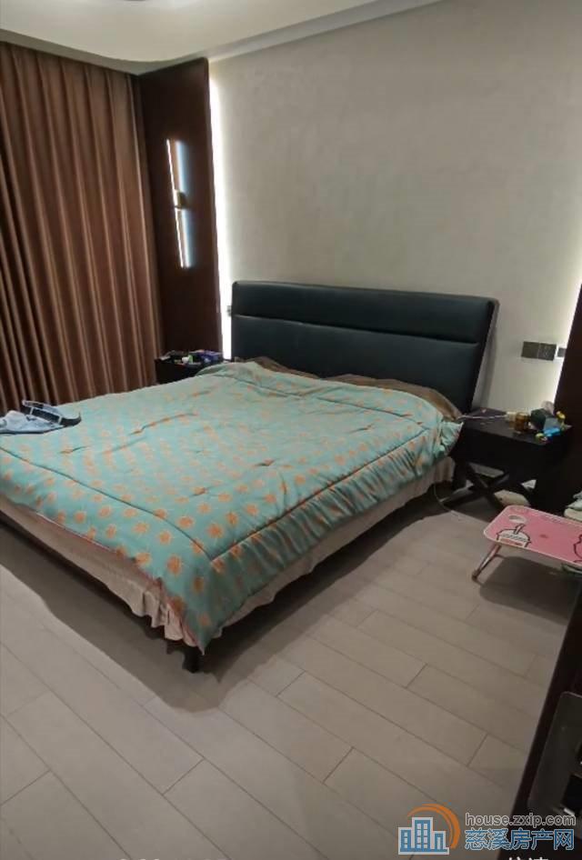 吾悦首府下叠207平豪装390万直