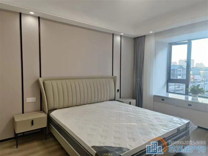 檀府东区洋房三室二卫精装双车位7500元