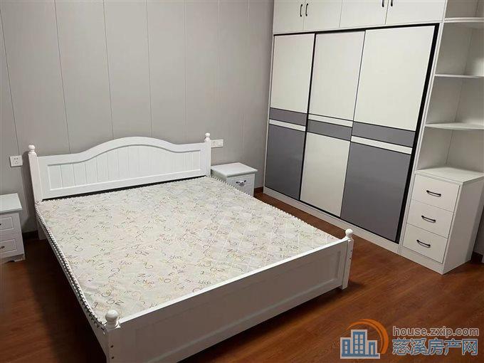 尚德家园90平精装送车位包物业2300元