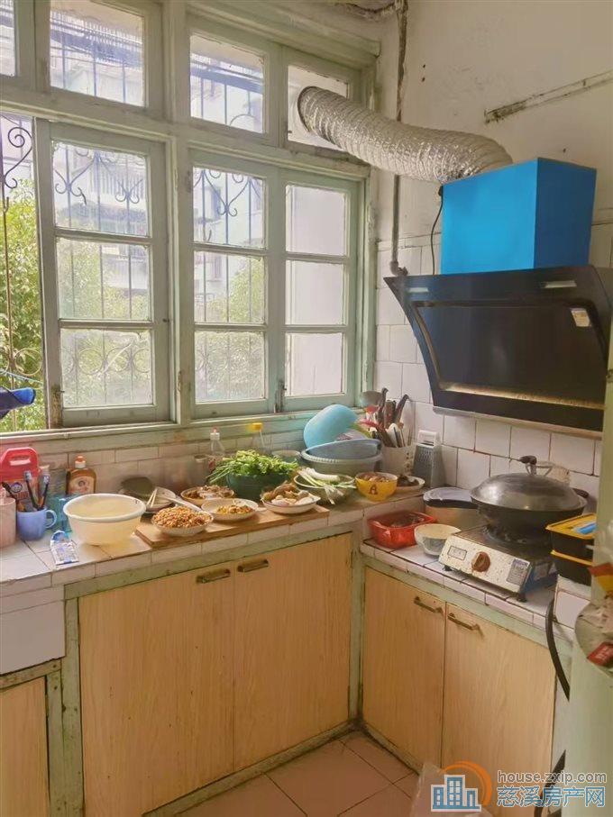 城东新村上林XQ不占学籍65平1楼