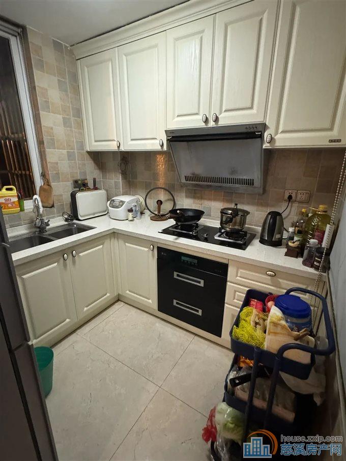 玲珑小区精装自住房 低楼层实验XQ无占用