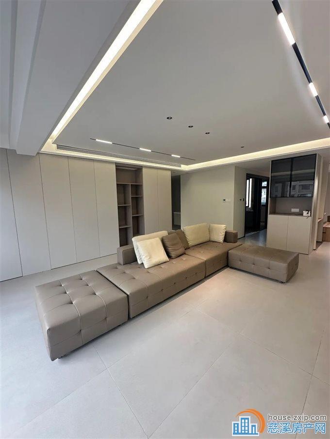 青樾府168平，全新豪华装修送车位