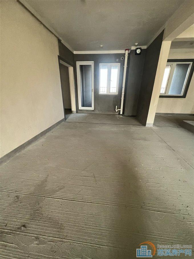 保利俯院江南北区126平148万采光佳