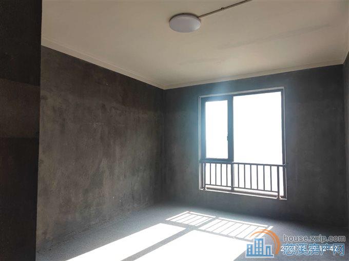 嘉景园 毛坯156平方188万车位杂物间