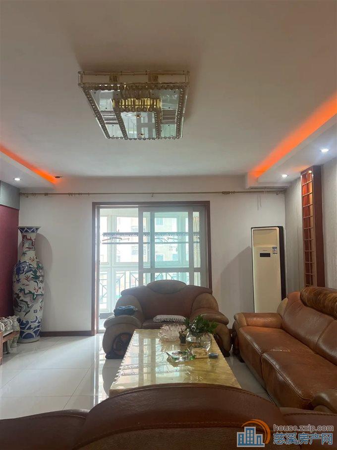 东方明珠城204平205万带车位四居室