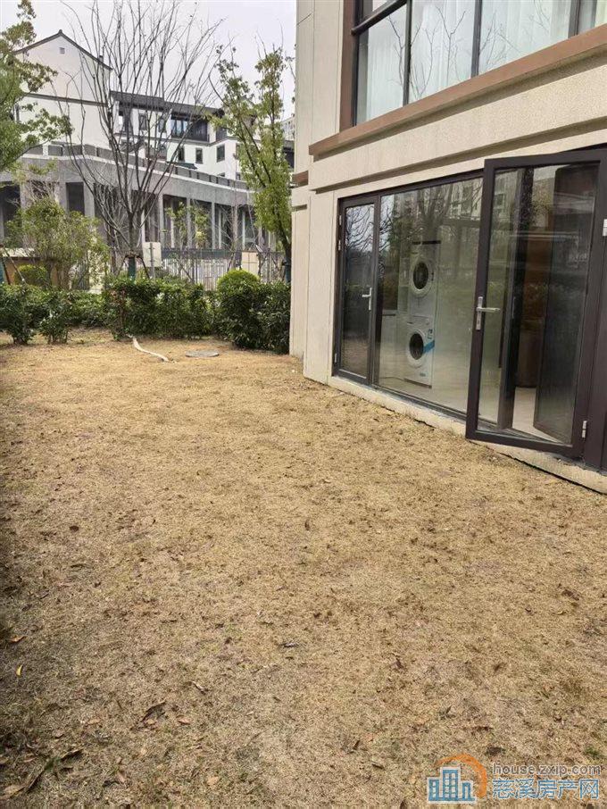 蔚蓝云图95平一楼带80平大院子豪装