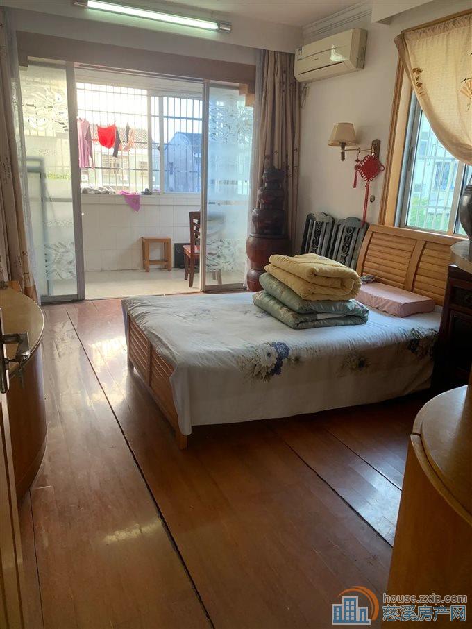 金山南区76平90万满五年楼层好