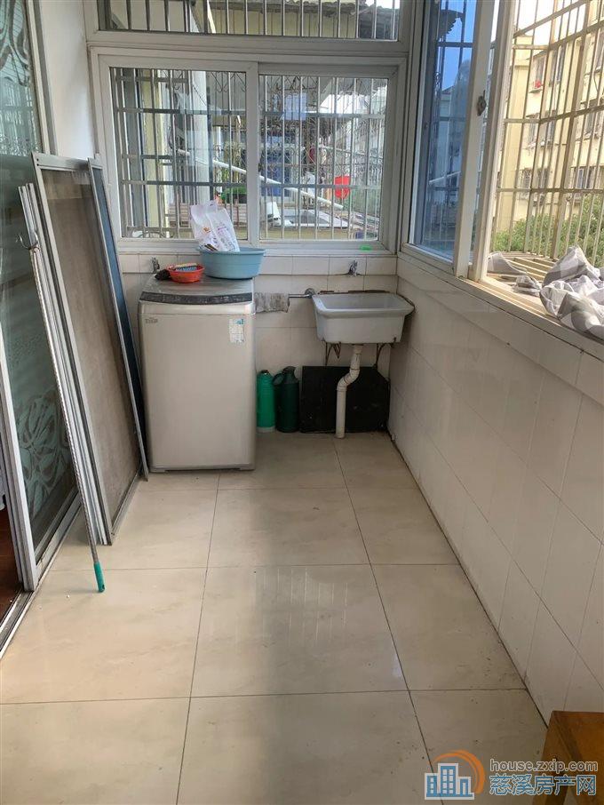 金山南区76平90万满五年楼层好