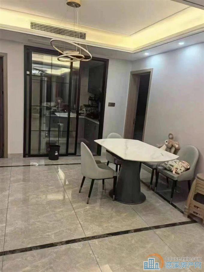 保利俯院江南洋房127平精装带车位