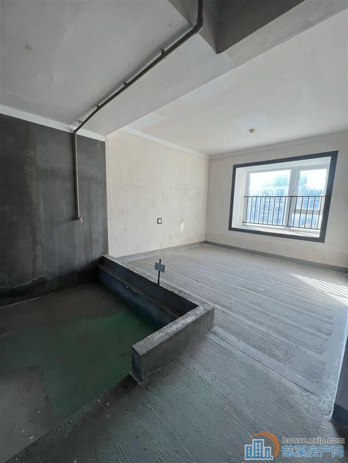 保利俯院江南北区126平148万采光佳