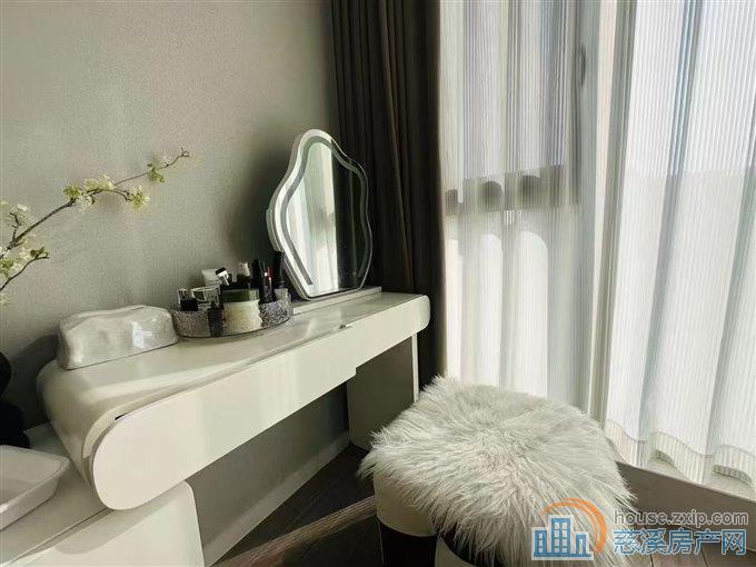 新潮塘北苑84平豪装可读书带产权车位