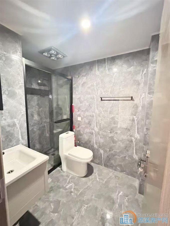 急售：嘉景园高层清爽精装带车位储藏间