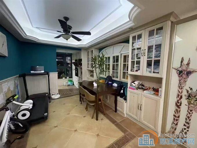 金仕华庭豪装142平十车位一只