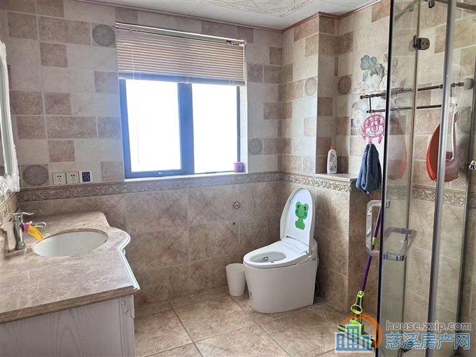 捡漏保利二期196平精装带车位236万