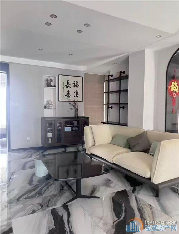 嘉景园120平两室两卫精装车位储藏空间