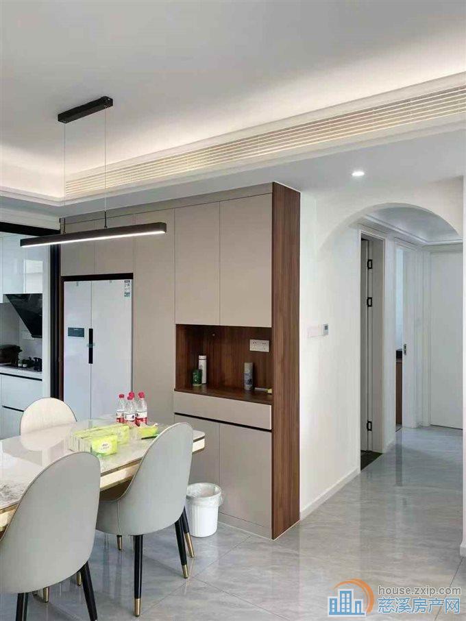 誉林府 三室两厅两卫全新精装