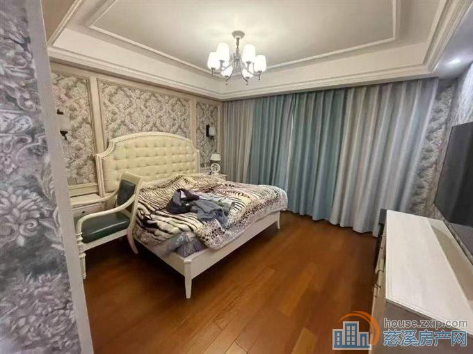 金仕华庭豪装142平十车位一只