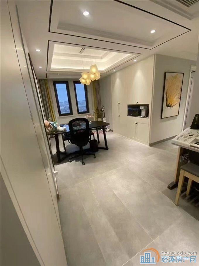 方太美域143平好楼层+车位储物间精装