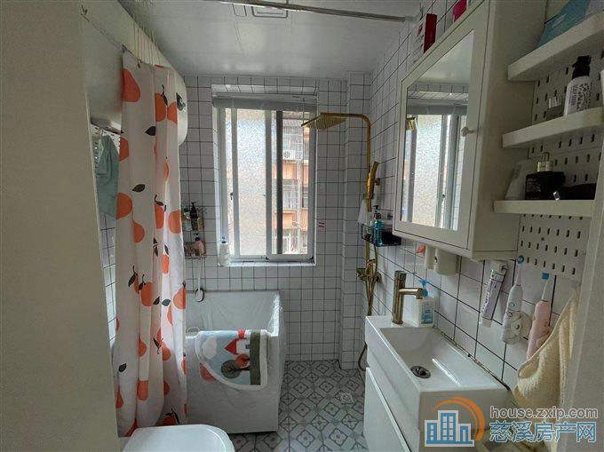 出售：三小XQ房楼家新村精装修