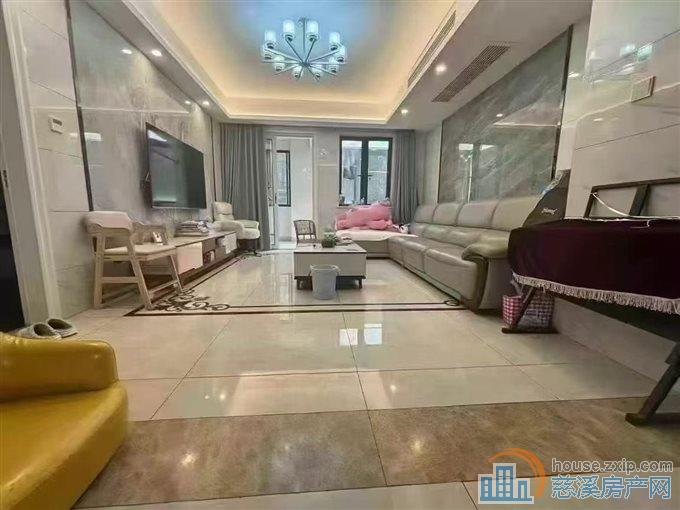 枫华富地134平精装车位158万