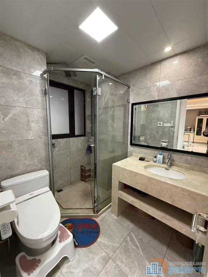 阳光城一期100平三间朝南婚装145万