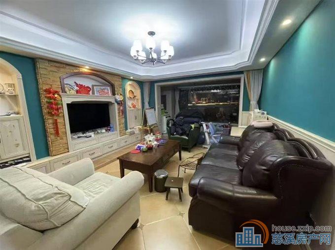 金仕华庭142平边套276.8万车位