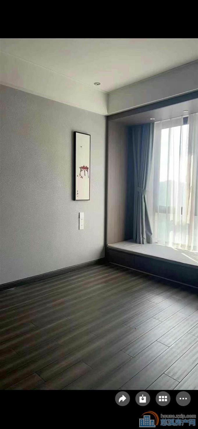 嘉景园119.9平两室两厅两卫162万